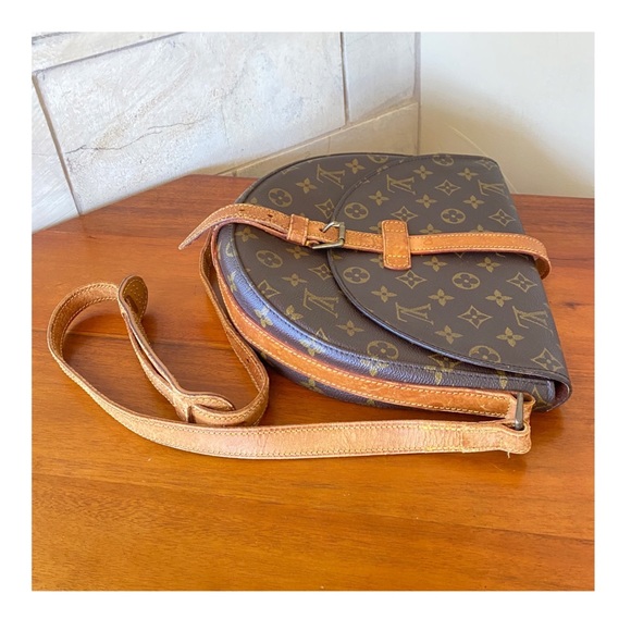 💗SOLD💗AUTHENTIC LOUIS VUITTON CHANTILLY GM CROSSBODY BAG - Picture 5 of 13